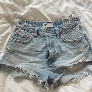 Zara Women's Frayed Denim Shorts - Light Blue size 2